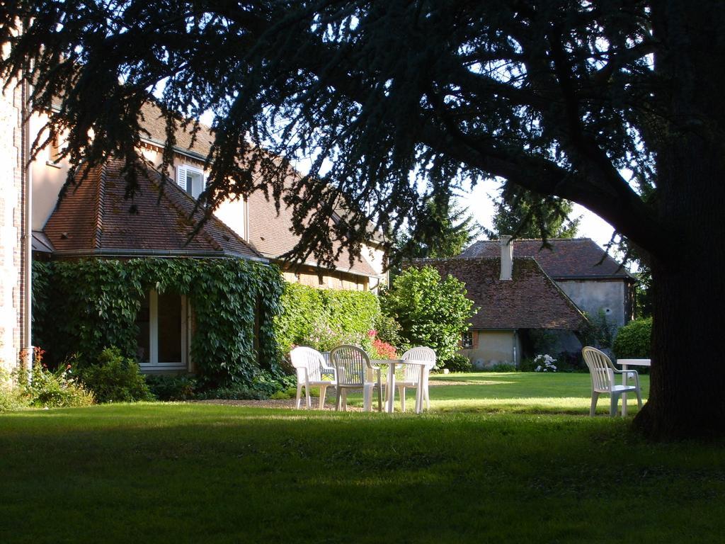 Ferme Du Chateau Bailleau-l'Eveque Bagian luar foto