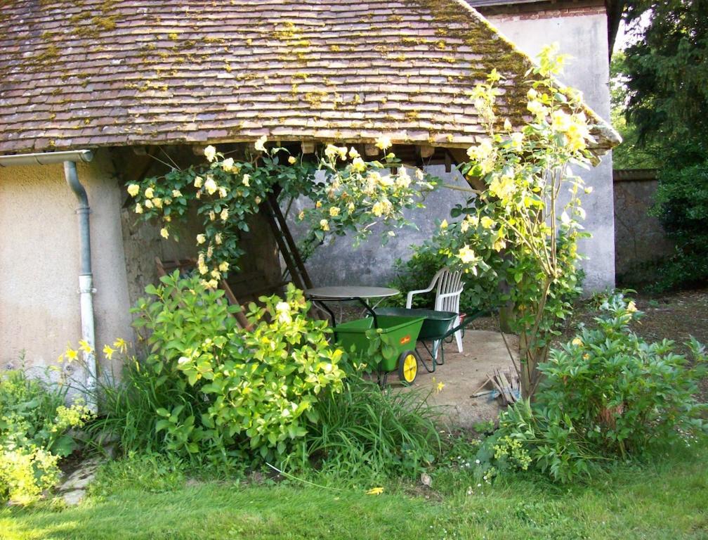 Ferme Du Chateau Bailleau-l'Eveque Bagian luar foto